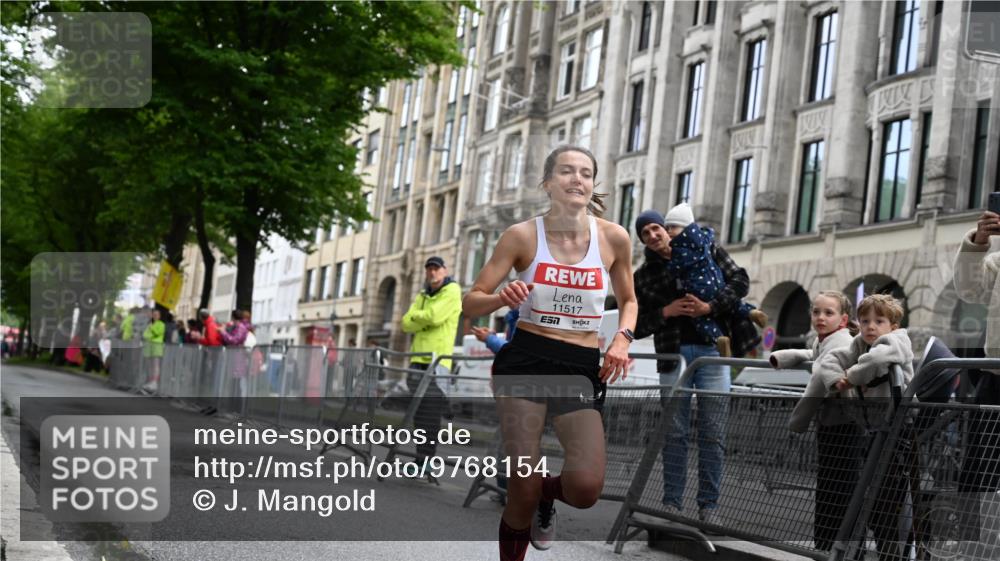 14.06.2026 - REWE Women's Run J. Mangold http://msf.ph/oto/9768154 14.06.2026 09:40:16 Ziel 11517 meine-sportfotos.de