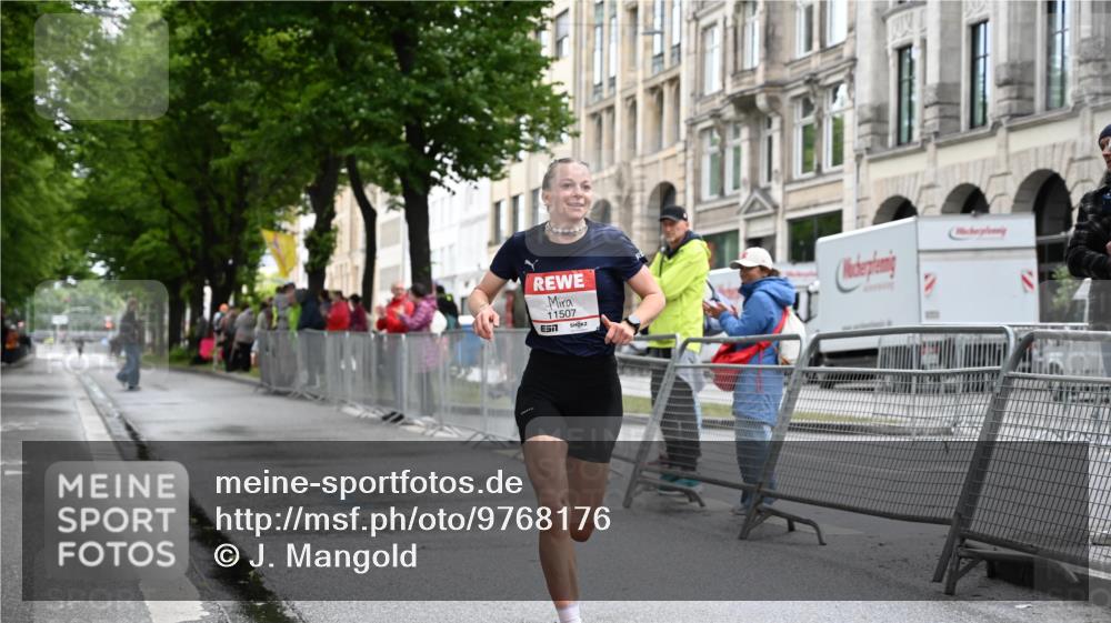14.06.2026 - REWE Women's Run J. Mangold http://msf.ph/oto/9768176 14.06.2026 09:41:23 Ziel 11507 meine-sportfotos.de
