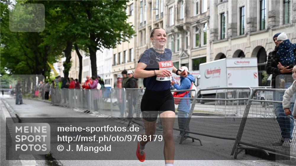14.06.2026 - REWE Women's Run J. Mangold http://msf.ph/oto/9768179 14.06.2026 09:41:23 Ziel 11507 meine-sportfotos.de