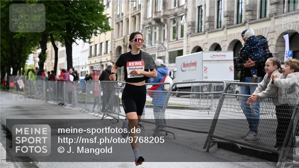 14.06.2026 - REWE Women's Run J. Mangold http://msf.ph/oto/9768205 14.06.2026 09:41:55 Ziel 11471 meine-sportfotos.de