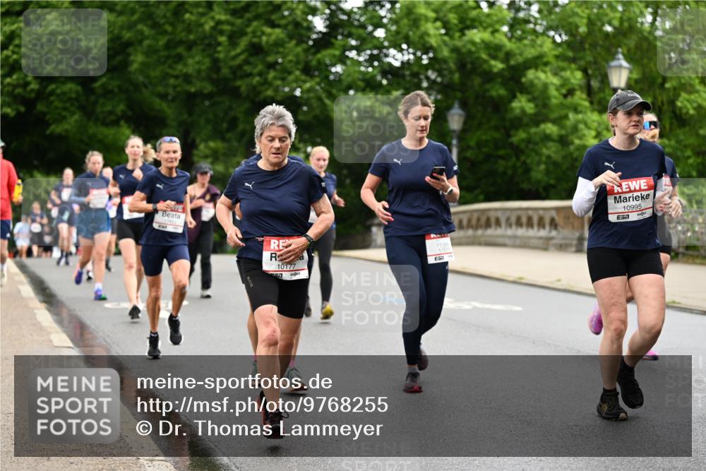 14.06.2026 - REWE Women's Run Dr. Thomas Lammeyer http://msf.ph/oto/9768255 14.06.2026 09:44:55 Laufen 10177, 51, 211, 11511, 57, 10995, 7 meine-sportfotos.de