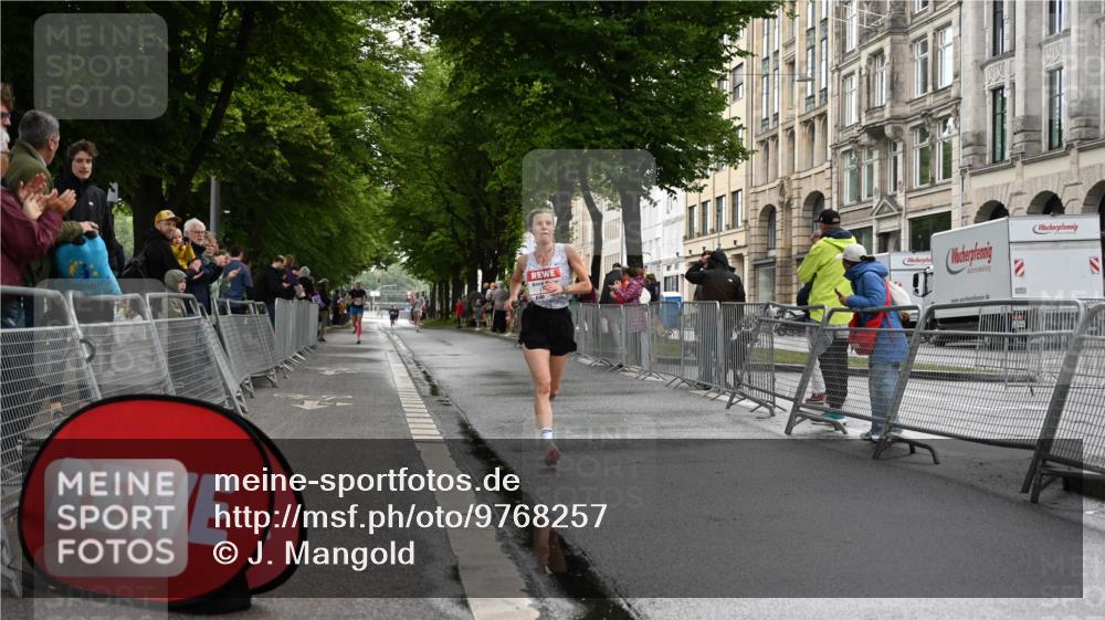 14.06.2026 - REWE Women's Run J. Mangold http://msf.ph/oto/9768257 14.06.2026 09:43:07 Ziel 11126 meine-sportfotos.de