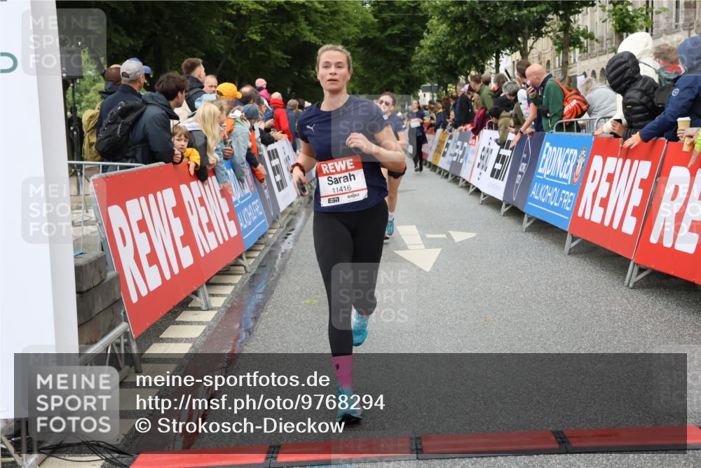 14.06.2026 - REWE Women's Run Strokosch-Dieckow http://msf.ph/oto/9768294 14.06.2026 09:53:14 Ziel 10693, 10768, 10943, 11173, 11416, 11510 meine-sportfotos.de