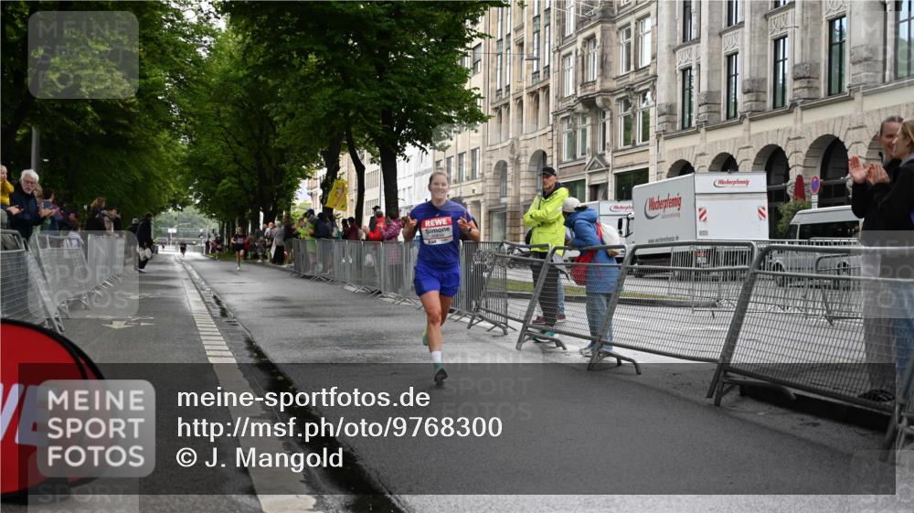 14.06.2026 - REWE Women's Run J. Mangold http://msf.ph/oto/9768300 14.06.2026 09:43:31 Ziel 10848 meine-sportfotos.de