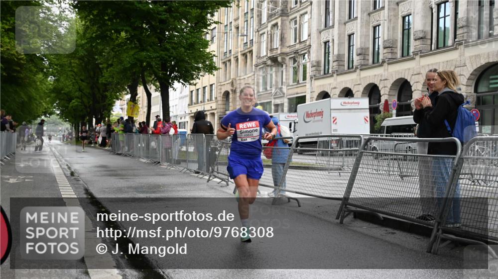 14.06.2026 - REWE Women's Run J. Mangold http://msf.ph/oto/9768308 14.06.2026 09:43:31 Ziel 10848 meine-sportfotos.de