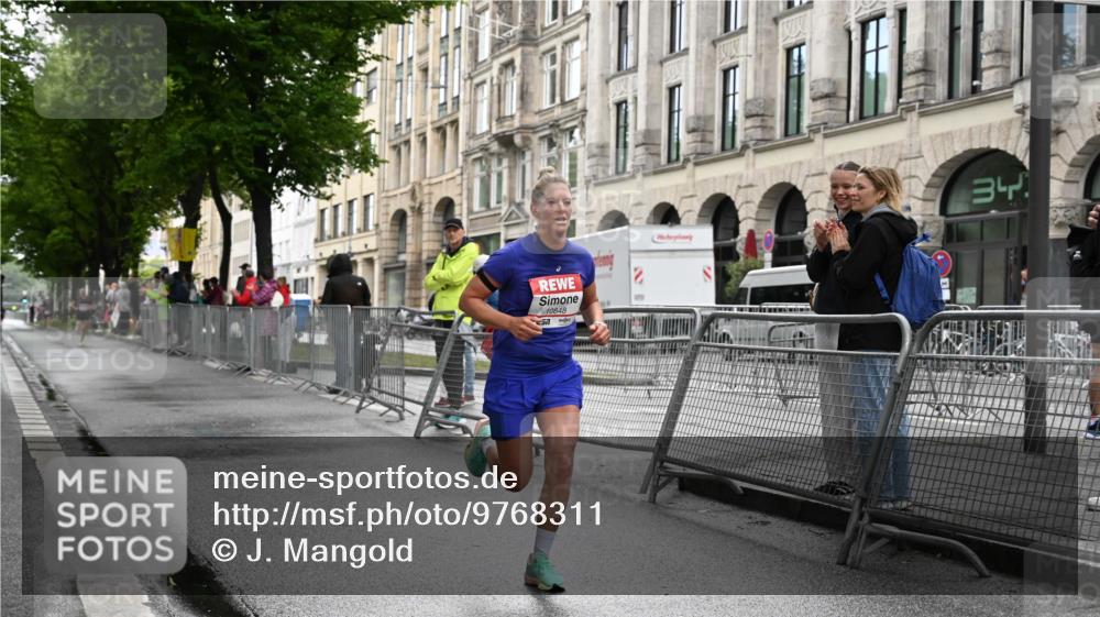 14.06.2026 - REWE Women's Run J. Mangold http://msf.ph/oto/9768311 14.06.2026 09:43:32 Ziel 10848 meine-sportfotos.de