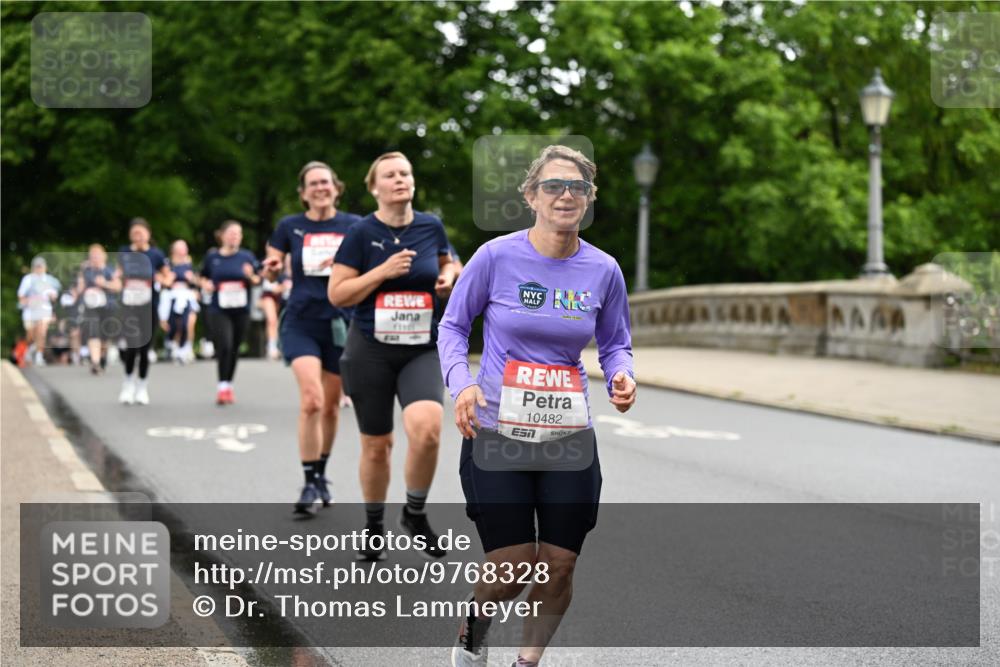 14.06.2026 - REWE Women's Run Dr. Thomas Lammeyer http://msf.ph/oto/9768328 14.06.2026 09:45:01 Laufen 10482, 7 meine-sportfotos.de