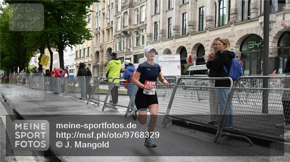 14.06.2026 - REWE Women's Run J. Mangold http://msf.ph/oto/9768329 14.06.2026 09:43:48 Ziel 10859 meine-sportfotos.de