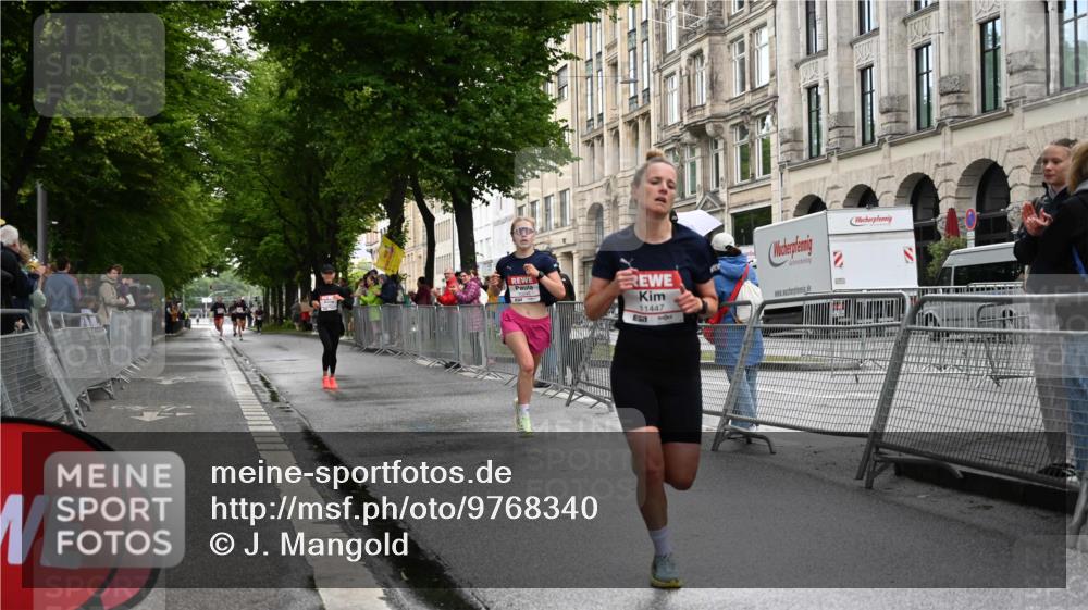 14.06.2026 - REWE Women's Run J. Mangold http://msf.ph/oto/9768340 14.06.2026 09:44:06 Ziel 10245, 10481, 11447 meine-sportfotos.de