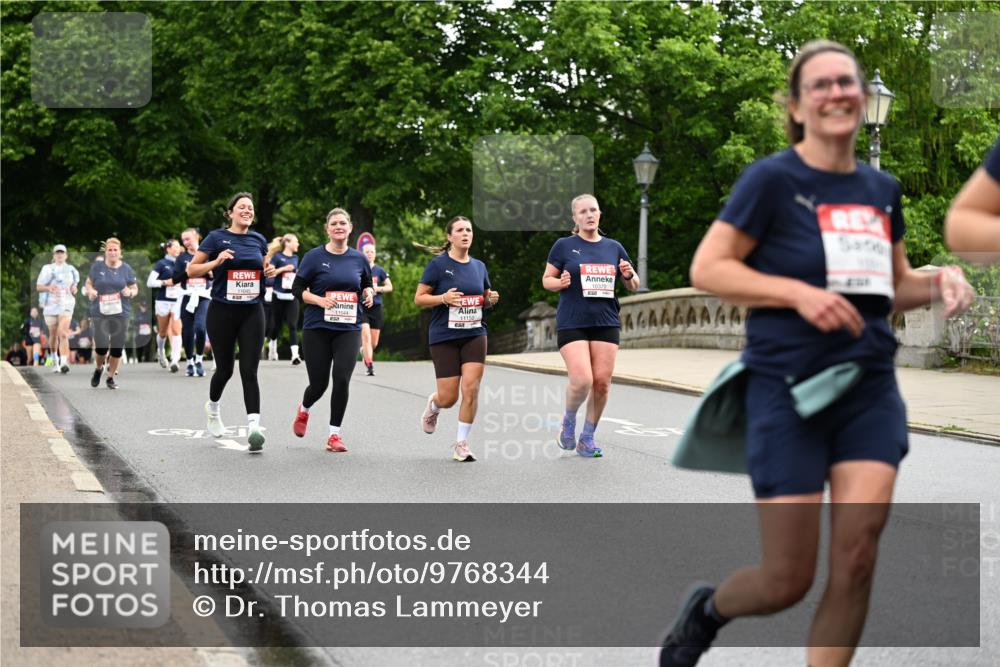 14.06.2026 - REWE Women's Run Dr. Thomas Lammeyer http://msf.ph/oto/9768344 14.06.2026 09:45:03 Laufen 11045, 651, 11044, 10370, 11150, 4, 311 meine-sportfotos.de