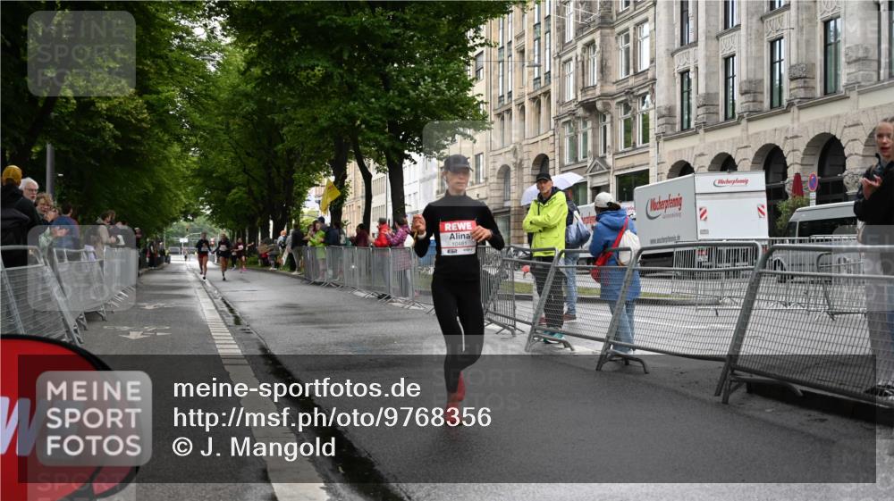 14.06.2026 - REWE Women's Run J. Mangold http://msf.ph/oto/9768356 14.06.2026 09:44:09 Ziel 10245, 10481, 11447 meine-sportfotos.de
