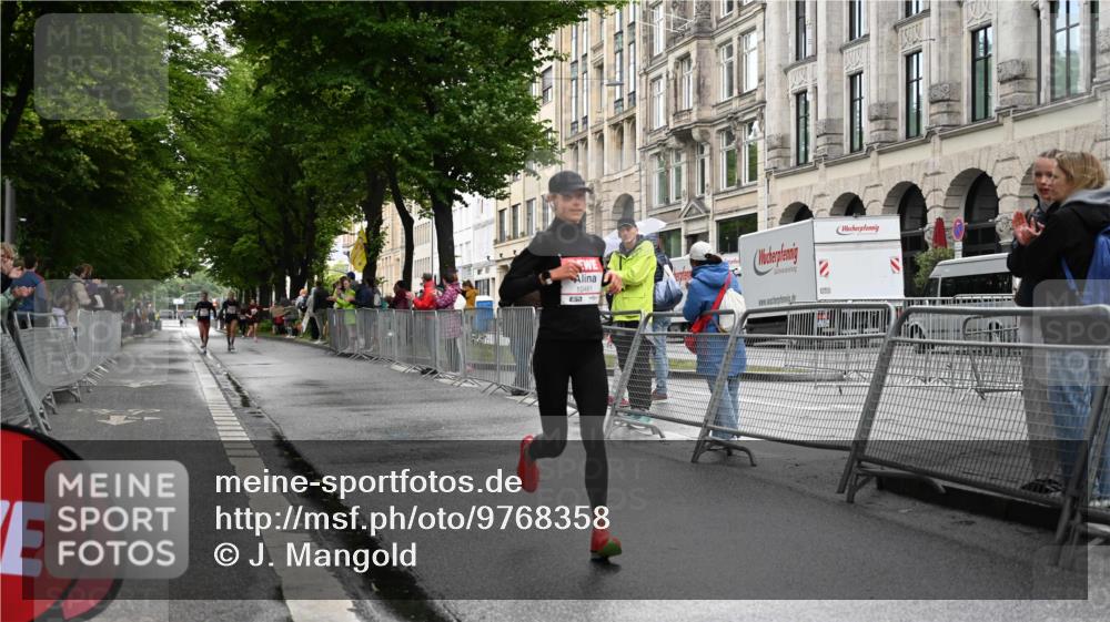 14.06.2026 - REWE Women's Run J. Mangold http://msf.ph/oto/9768358 14.06.2026 09:44:09 Ziel 10245, 10481, 11447 meine-sportfotos.de
