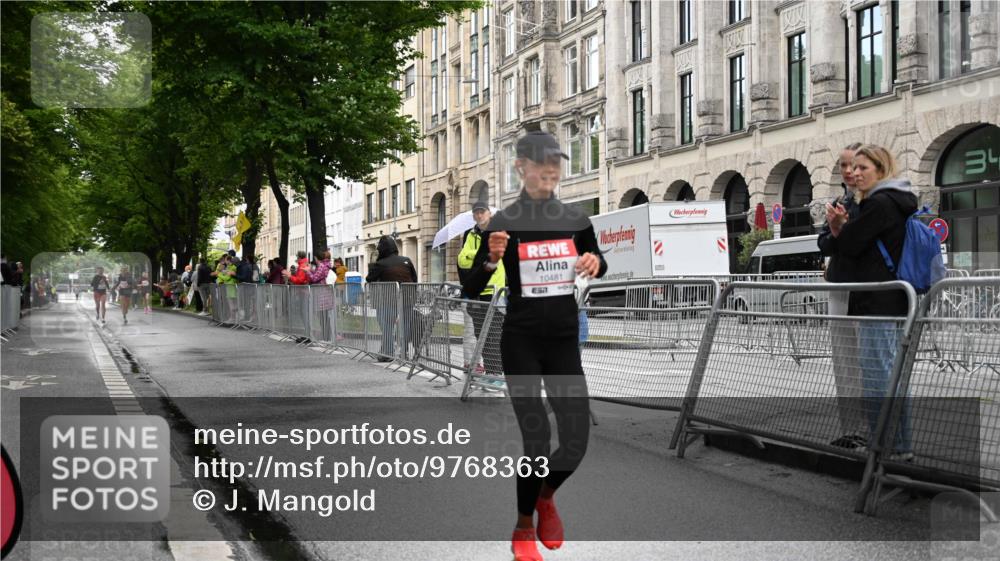 14.06.2026 - REWE Women's Run J. Mangold http://msf.ph/oto/9768363 14.06.2026 09:44:10 Ziel 10245, 10481, 11447 meine-sportfotos.de