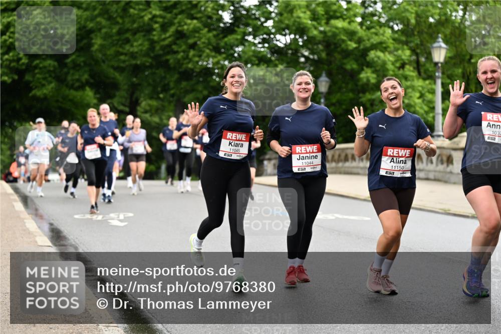14.06.2026 - REWE Women's Run Dr. Thomas Lammeyer http://msf.ph/oto/9768380 14.06.2026 09:45:05 Laufen 11045, 7, 11044, 7, 11150, 7, 1037 meine-sportfotos.de