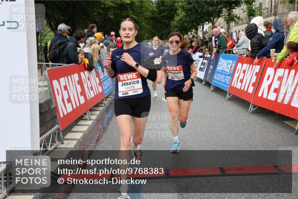14.06.2026 - REWE Women's Run Strokosch-Dieckow http://msf.ph/oto/9768383 14.06.2026 09:53:16 Ziel 10693, 10768, 10943, 11173, 11416, 11510 meine-sportfotos.de