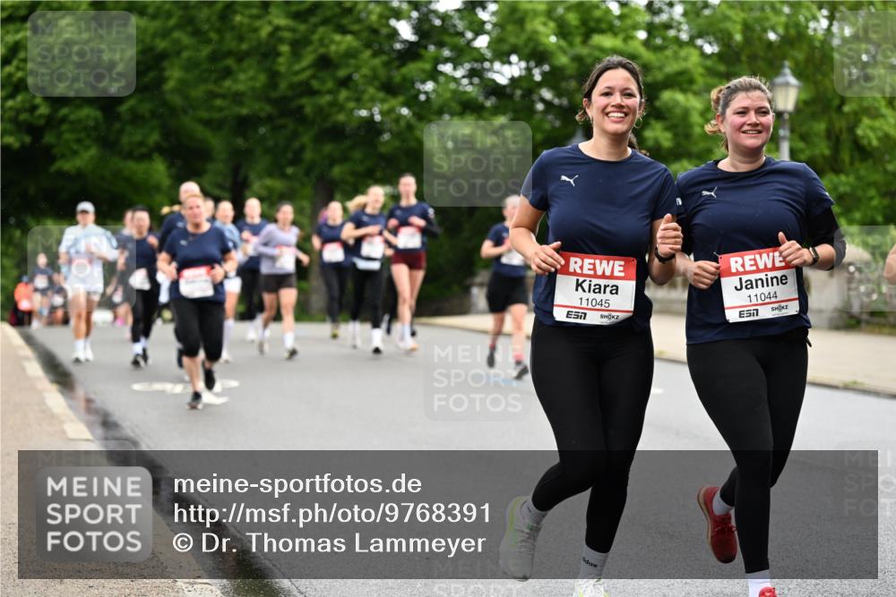 14.06.2026 - REWE Women's Run Dr. Thomas Lammeyer http://msf.ph/oto/9768391 14.06.2026 09:45:06 Laufen 11045, 7, 11044 meine-sportfotos.de