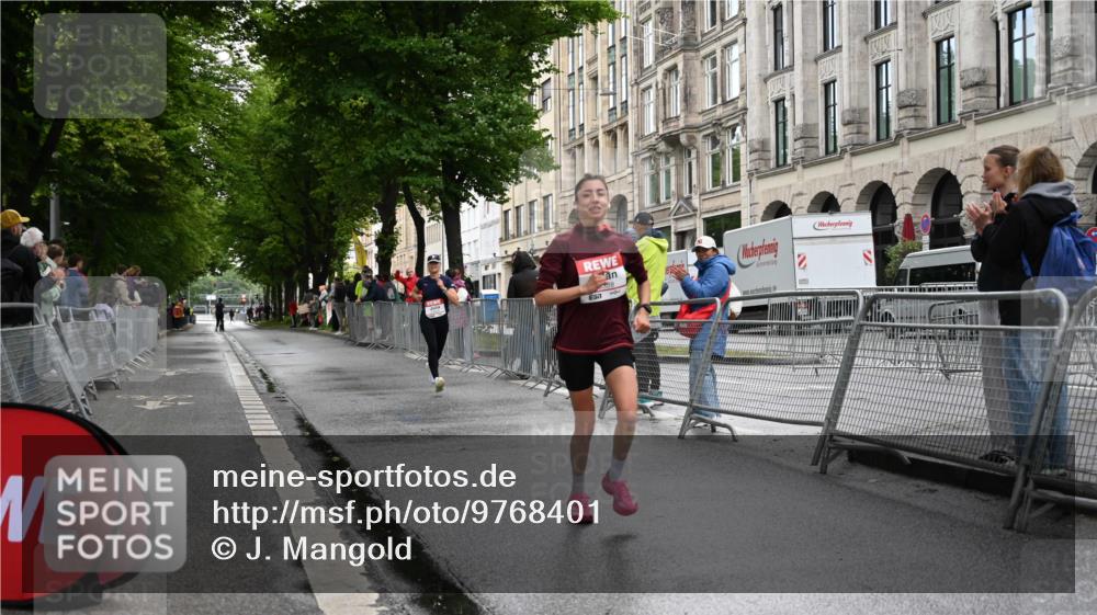14.06.2026 - REWE Women's Run J. Mangold http://msf.ph/oto/9768401 14.06.2026 09:44:23 Ziel 10328, 10480, 11079, 11418 meine-sportfotos.de