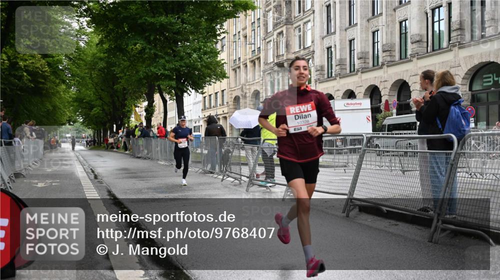 14.06.2026 - REWE Women's Run J. Mangold http://msf.ph/oto/9768407 14.06.2026 09:44:23 Ziel 10328, 10480, 11079, 11418 meine-sportfotos.de