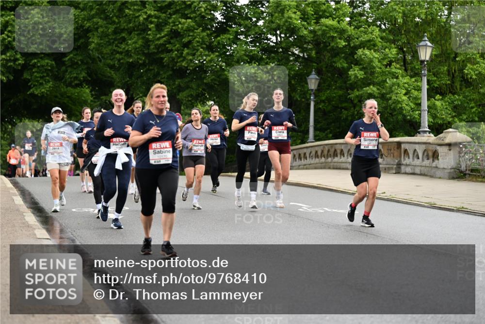 14.06.2026 - REWE Women's Run Dr. Thomas Lammeyer http://msf.ph/oto/9768410 14.06.2026 09:45:08 Laufen 10824, 110, 10805, 10170, 837, 11472 meine-sportfotos.de