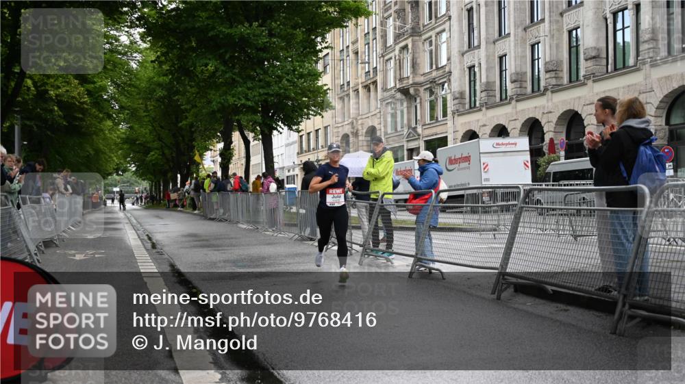 14.06.2026 - REWE Women's Run J. Mangold http://msf.ph/oto/9768416 14.06.2026 09:44:25 Ziel 10328, 11079 meine-sportfotos.de
