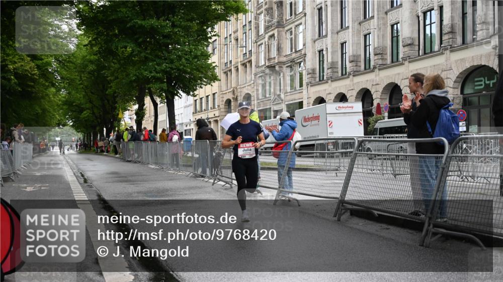 14.06.2026 - REWE Women's Run J. Mangold http://msf.ph/oto/9768420 14.06.2026 09:44:25 Ziel 10328, 11079 meine-sportfotos.de