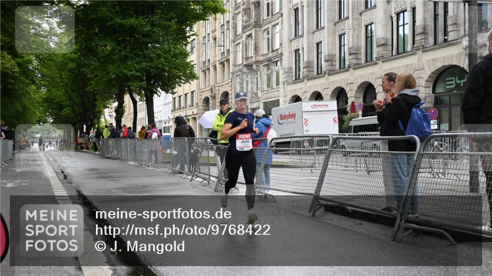 14.06.2026 - REWE Women's Run J. Mangold http://msf.ph/oto/9768422 14.06.2026 09:44:25 Ziel 10328, 11079 meine-sportfotos.de