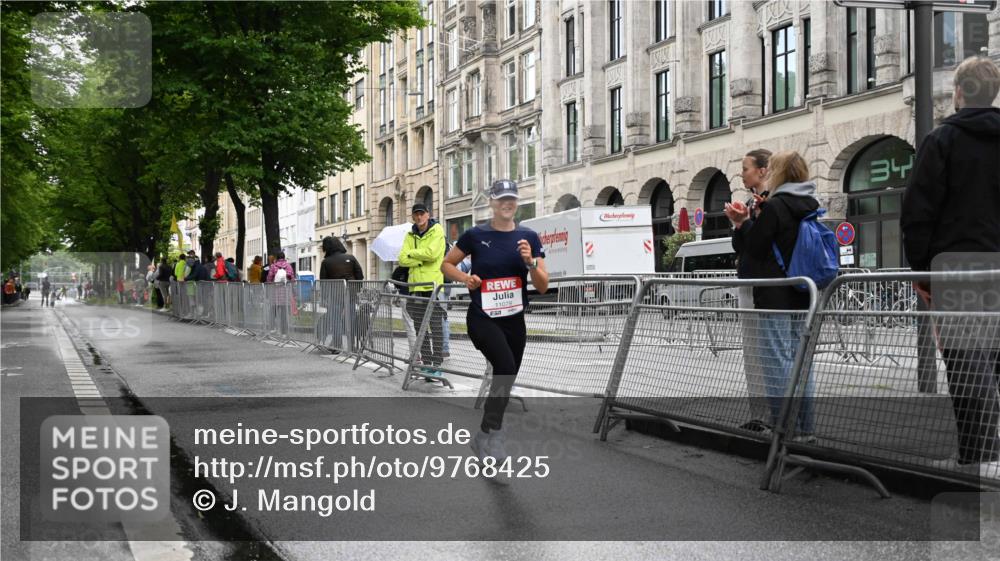 14.06.2026 - REWE Women's Run J. Mangold http://msf.ph/oto/9768425 14.06.2026 09:44:25 Ziel 10328, 11079 meine-sportfotos.de