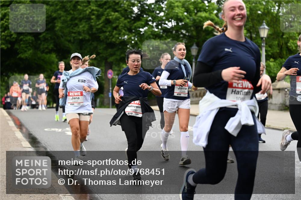 14.06.2026 - REWE Women's Run Dr. Thomas Lammeyer http://msf.ph/oto/9768451 14.06.2026 09:45:11 Laufen 10831, 57, 10261, 57, 10320, 1085 meine-sportfotos.de