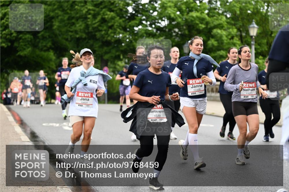 14.06.2026 - REWE Women's Run Dr. Thomas Lammeyer http://msf.ph/oto/9768459 14.06.2026 09:45:11 Laufen 10831, 10261, 10320, 57, 11075, 7 meine-sportfotos.de