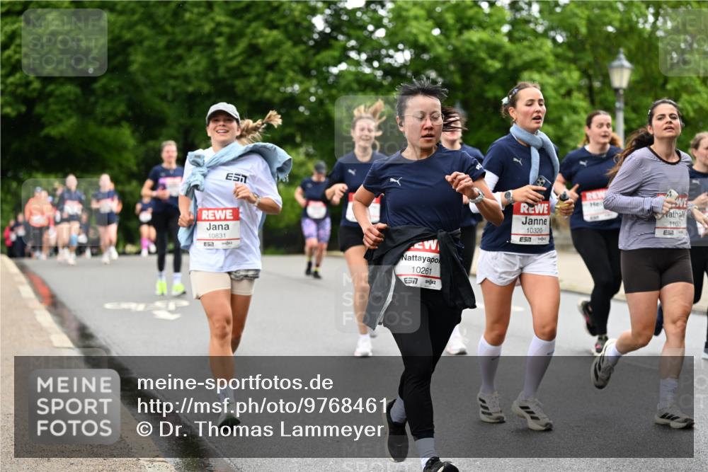 14.06.2026 - REWE Women's Run Dr. Thomas Lammeyer http://msf.ph/oto/9768461 14.06.2026 09:45:11 Laufen 10831, 10261, 7, 11075, 10320, 57 meine-sportfotos.de