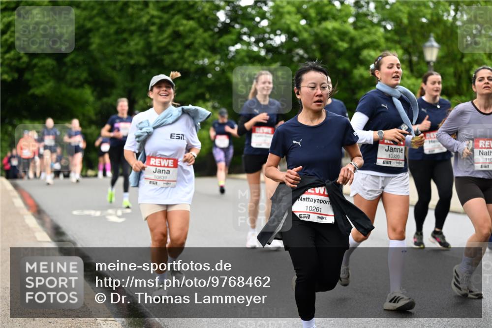 14.06.2026 - REWE Women's Run Dr. Thomas Lammeyer http://msf.ph/oto/9768462 14.06.2026 09:45:11 Laufen 10831, 57, 10261, 57, 10320, 110 meine-sportfotos.de