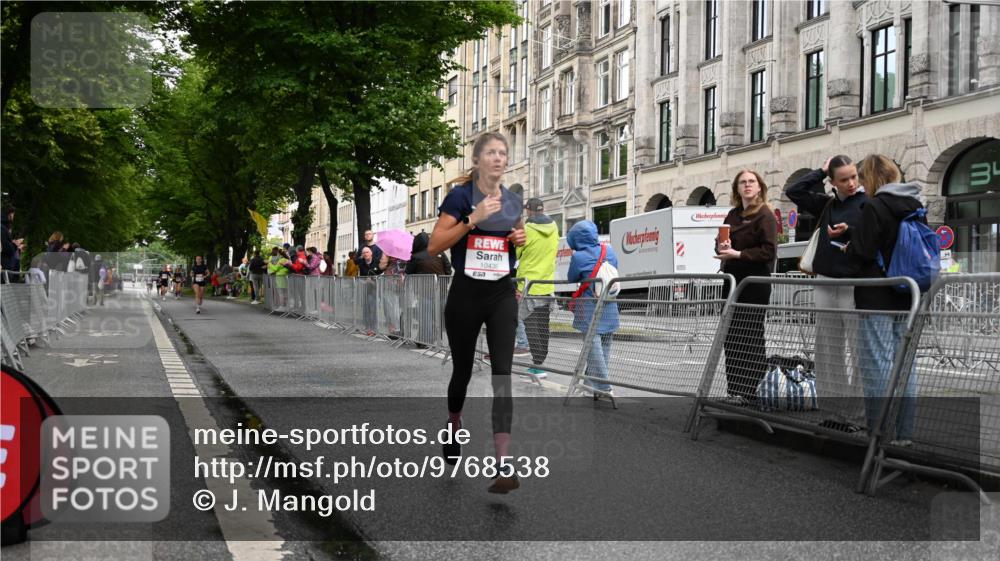 14.06.2026 - REWE Women's Run J. Mangold http://msf.ph/oto/9768538 14.06.2026 09:46:48 Ziel 10430 meine-sportfotos.de