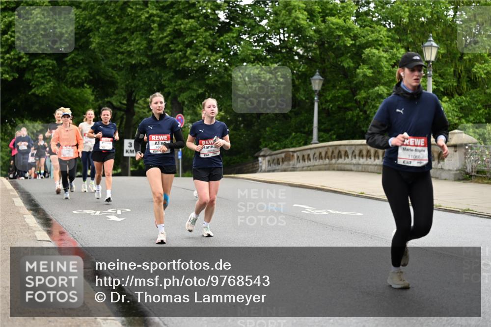 14.06.2026 - REWE Women's Run Dr. Thomas Lammeyer http://msf.ph/oto/9768543 14.06.2026 09:45:17 Laufen 3, 108, 10966, 11066 meine-sportfotos.de