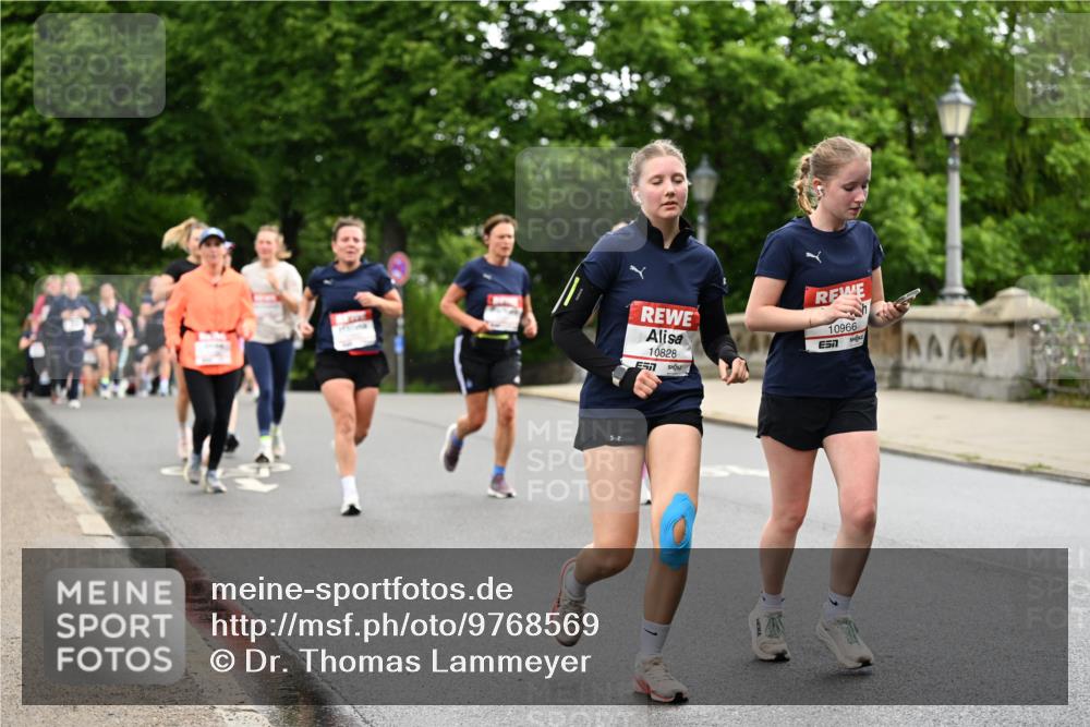 14.06.2026 - REWE Women's Run Dr. Thomas Lammeyer http://msf.ph/oto/9768569 14.06.2026 09:45:19 Laufen 10828, 10966, 7 meine-sportfotos.de
