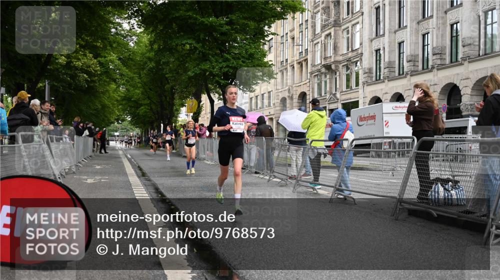 14.06.2026 - REWE Women's Run J. Mangold http://msf.ph/oto/9768573 14.06.2026 09:47:01 Ziel 10386, 10488 meine-sportfotos.de