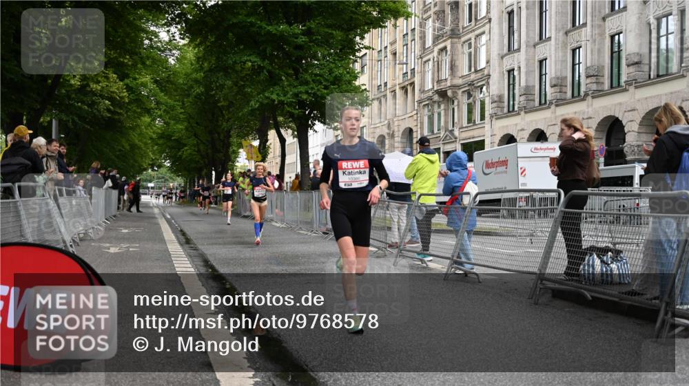 14.06.2026 - REWE Women's Run J. Mangold http://msf.ph/oto/9768578 14.06.2026 09:47:02 Ziel 10386, 10488, 10994 meine-sportfotos.de