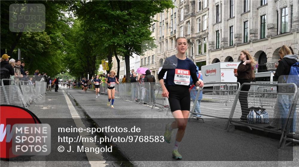 14.06.2026 - REWE Women's Run J. Mangold http://msf.ph/oto/9768583 14.06.2026 09:47:02 Ziel 10386, 10488, 10994 meine-sportfotos.de