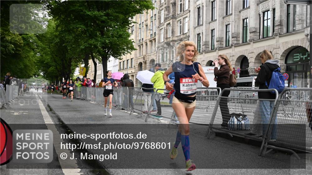 14.06.2026 - REWE Women's Run J. Mangold http://msf.ph/oto/9768601 14.06.2026 09:47:06 Ziel 10386, 10488, 10994 meine-sportfotos.de