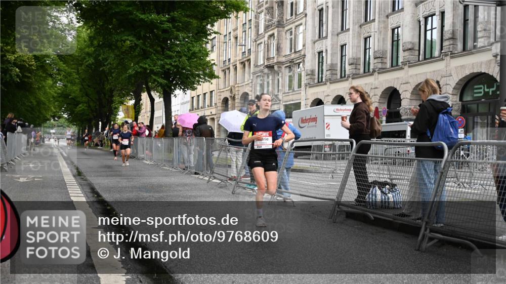 14.06.2026 - REWE Women's Run J. Mangold http://msf.ph/oto/9768609 14.06.2026 09:47:07 Ziel 10081, 10488, 10994 meine-sportfotos.de