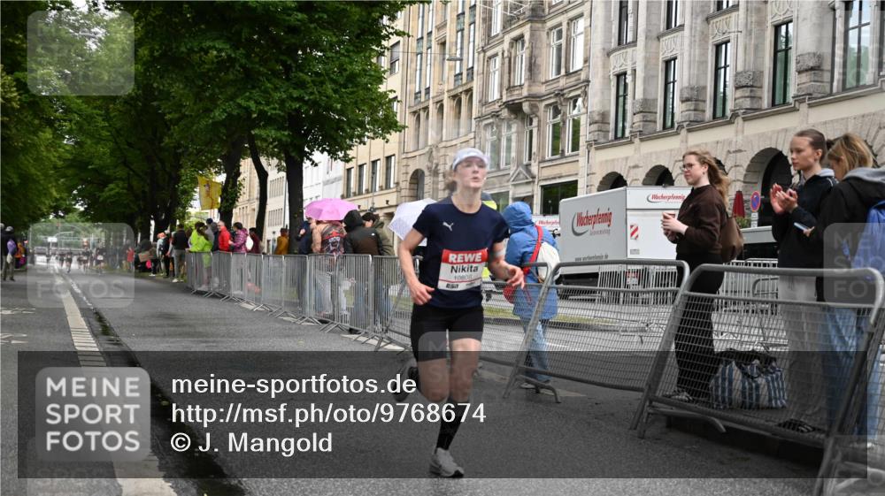 14.06.2026 - REWE Women's Run J. Mangold http://msf.ph/oto/9768674 14.06.2026 09:47:26 Ziel 10206, 10790, 10808 meine-sportfotos.de
