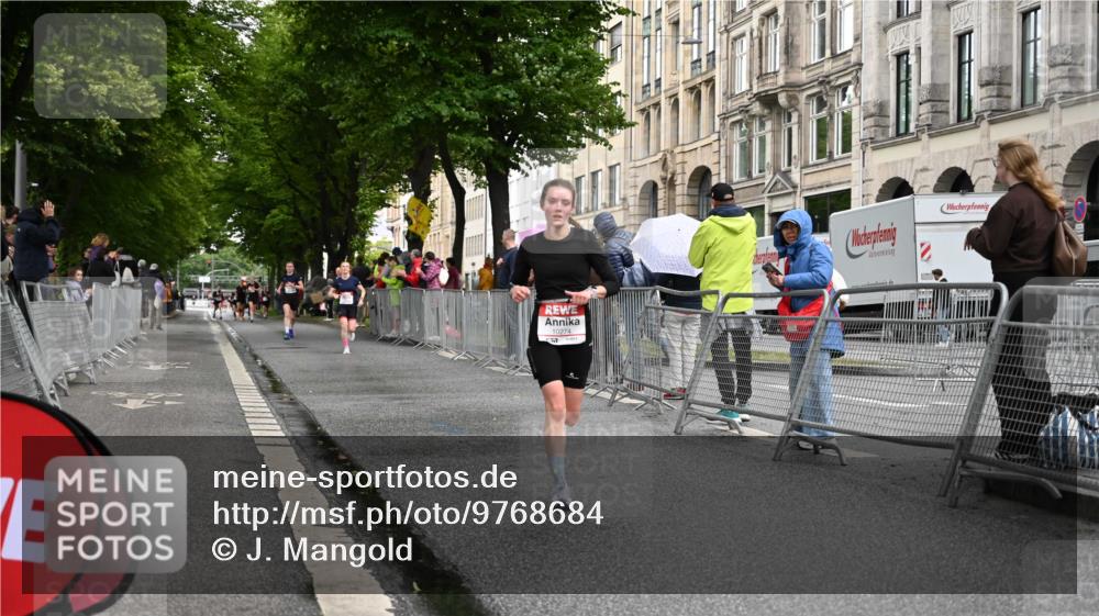 14.06.2026 - REWE Women's Run J. Mangold http://msf.ph/oto/9768684 14.06.2026 09:47:43 Ziel 10274 meine-sportfotos.de