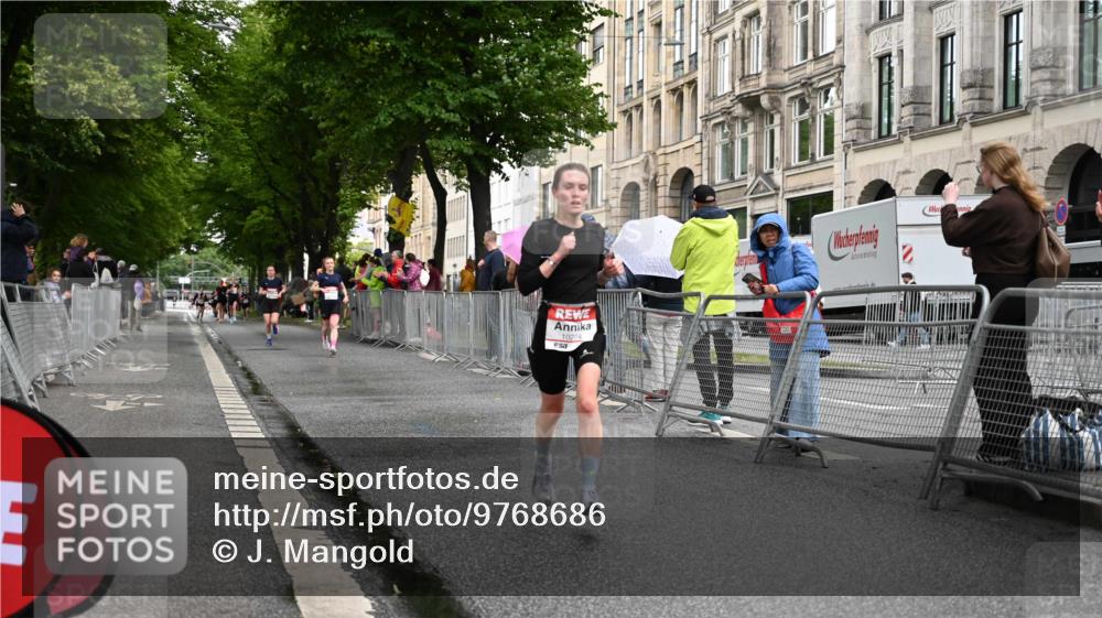 14.06.2026 - REWE Women's Run J. Mangold http://msf.ph/oto/9768686 14.06.2026 09:47:43 Ziel 10274 meine-sportfotos.de
