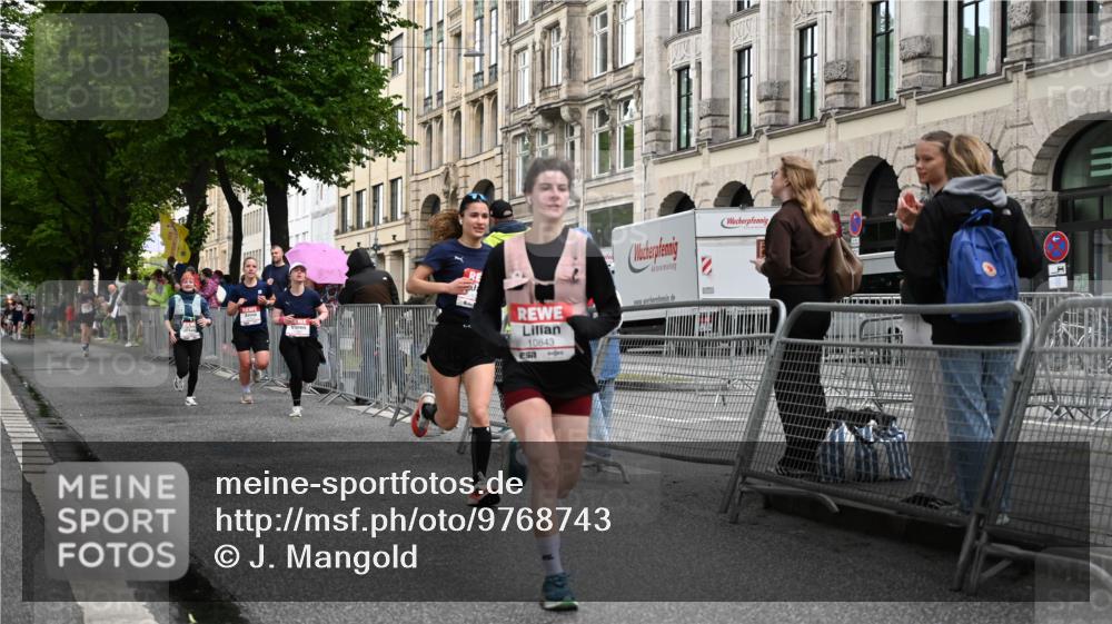 14.06.2026 - REWE Women's Run J. Mangold http://msf.ph/oto/9768743 14.06.2026 09:48:03 Ziel 10573, 10755, 10827, 10843, 10935, 11097 meine-sportfotos.de