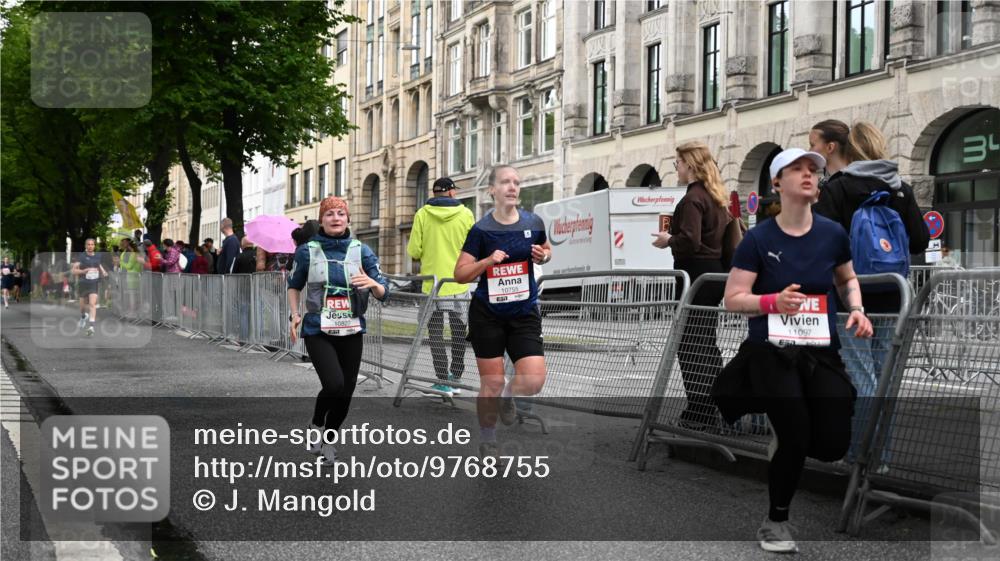 14.06.2026 - REWE Women's Run J. Mangold http://msf.ph/oto/9768755 14.06.2026 09:48:07 Ziel 10755, 10827, 10843, 10935, 11097, 11351 meine-sportfotos.de