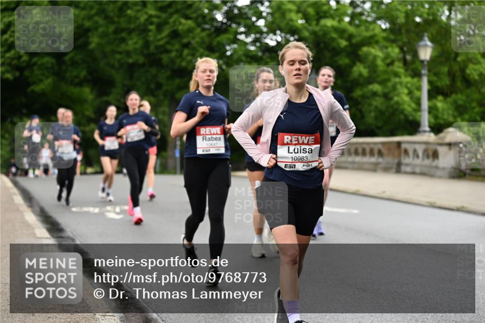 14.06.2026 - REWE Women's Run Dr. Thomas Lammeyer http://msf.ph/oto/9768773 14.06.2026 09:45:33 Laufen 10647, 857, 10983, 7 meine-sportfotos.de
