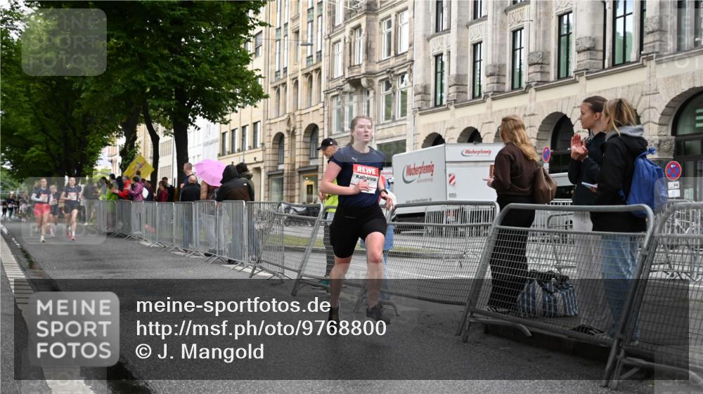 14.06.2026 - REWE Women's Run J. Mangold http://msf.ph/oto/9768800 14.06.2026 09:48:24 Ziel 10215, 11141, 11529, 11530 meine-sportfotos.de
