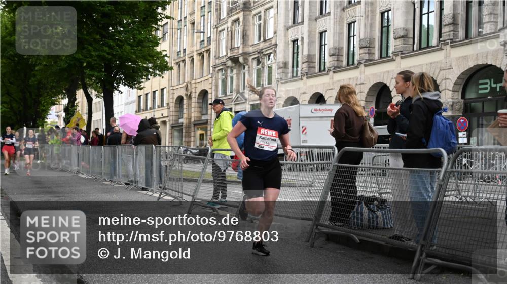 14.06.2026 - REWE Women's Run J. Mangold http://msf.ph/oto/9768803 14.06.2026 09:48:24 Ziel 10215, 11141, 11529, 11530 meine-sportfotos.de