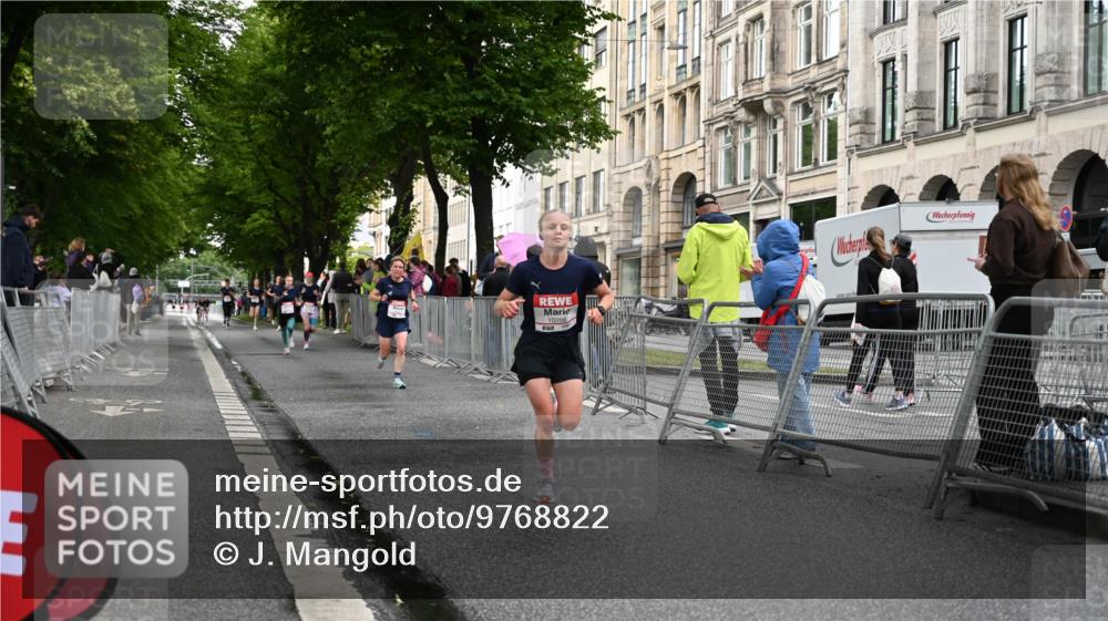 14.06.2026 - REWE Women's Run J. Mangold http://msf.ph/oto/9768822 14.06.2026 09:48:32 Ziel 10215, 10266, 10407, 10642, 10929 meine-sportfotos.de