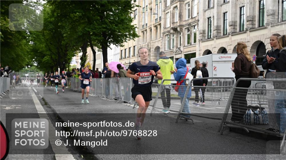 14.06.2026 - REWE Women's Run J. Mangold http://msf.ph/oto/9768828 14.06.2026 09:48:32 Ziel 10215, 10266, 10407, 10642, 10929 meine-sportfotos.de