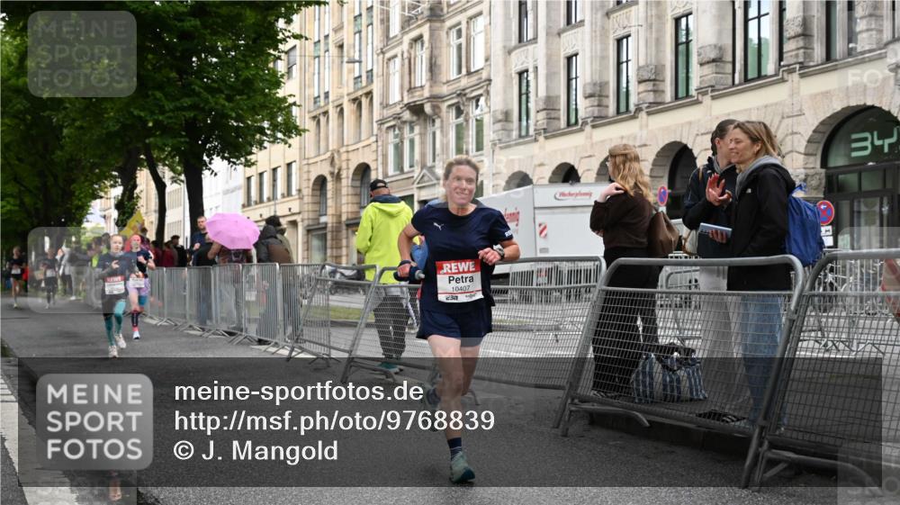 14.06.2026 - REWE Women's Run J. Mangold http://msf.ph/oto/9768839 14.06.2026 09:48:36 Ziel 10095, 10266, 10407, 10642 meine-sportfotos.de